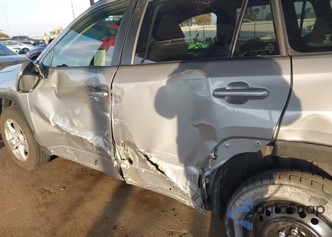 2020 Toyota Rav4 Xle from USA, damaged, VIN JTMW1RFV0LD519240